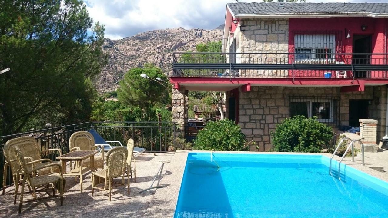 Piedra Libre Apartamentos Manzanares El Real Eksteriør billede
